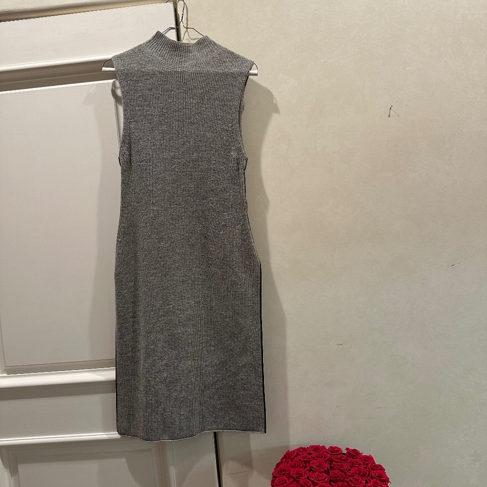 Long Grey sleeveless SWEATER to wear over pants or leggings, Size Small